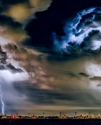 Jak dobrać śruby do kołków?