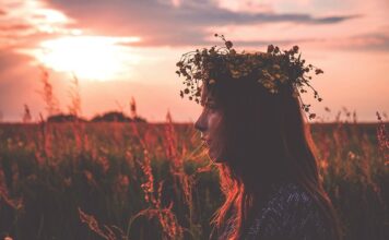 Jak zrobić prosty stroik na święta?