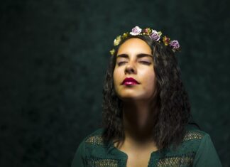 Jak zamknąć okno uchylone i otwarte?