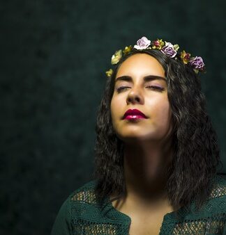 Jak zamknąć okno uchylone i otwarte?