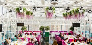 Stoły cateringowe w plenerze